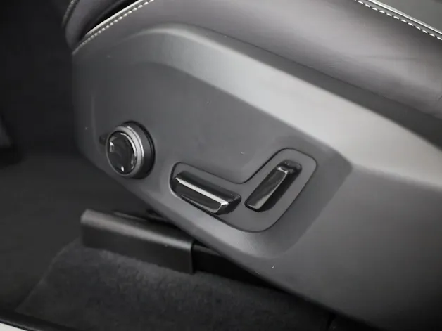 Volvo XC60 2.0 T6 TE Black Edition eAWD