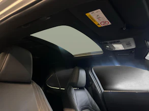 https://vehicle.imgix.net/4376539/b27c5fc4-8eb7-4837-bfcb-999bab44da73.jpg