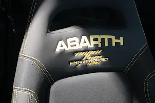 Fiat 695 Abarth 1.4 T-Jet 180 75 Anniversario