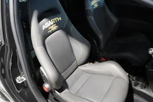 Fiat 695 Abarth 1.4 T-Jet 180 75 Anniversario