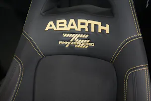 Fiat 695 Abarth 1.4 T-Jet 180 75 Anniversario