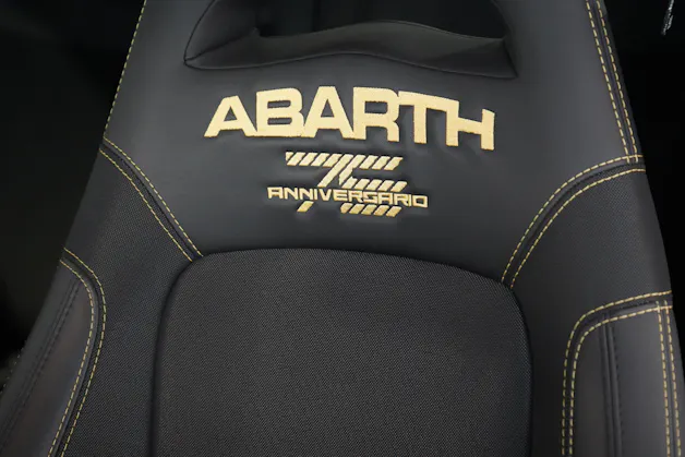 Fiat 695 Abarth 1.4 T-Jet 180 75 Anniversario