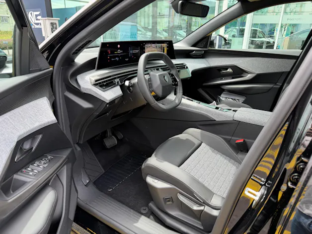 Peugeot 5008 e-Allure Premium AWD