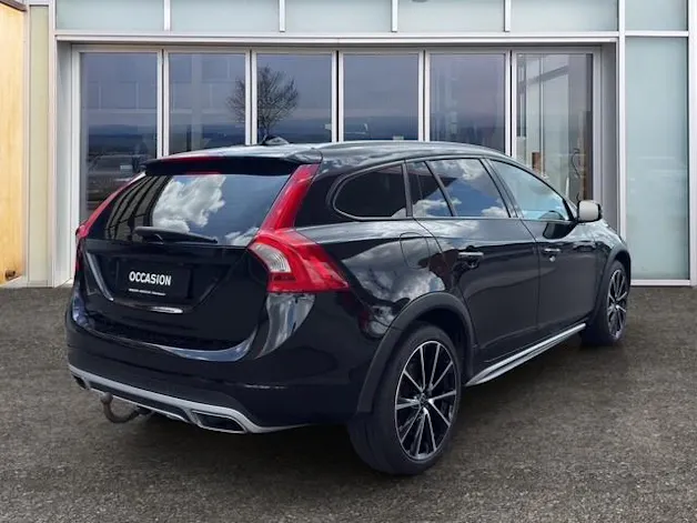 VOLVO V60 Cross Country 2.4 D4 Executive AWD S/S