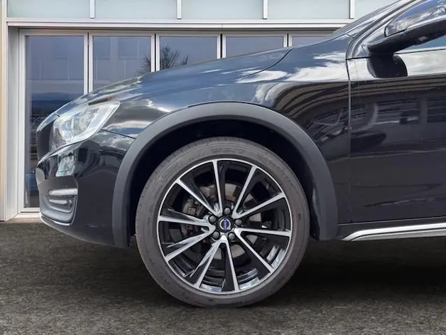 VOLVO V60 Cross Country 2.4 D4 Executive AWD S/S