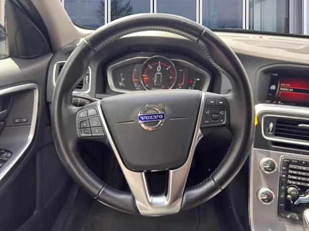 VOLVO V60 Cross Country 2.4 D4 Executive AWD S/S