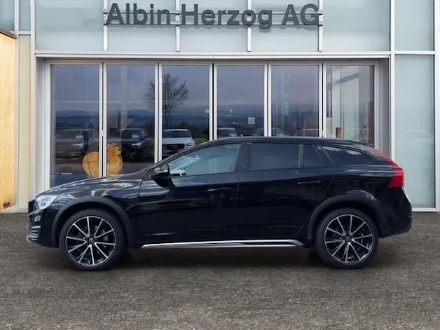 VOLVO V60 Cross Country 2.4 D4 Executive AWD S/S