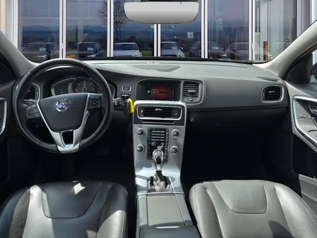 VOLVO V60 Cross Country 2.4 D4 Executive AWD S/S