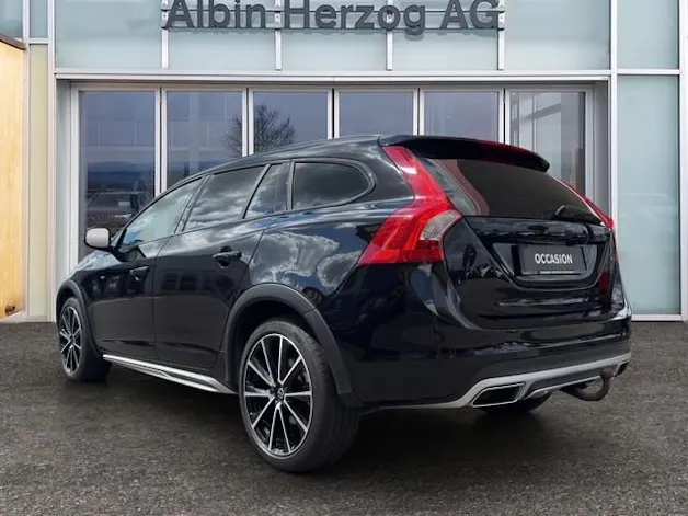 VOLVO V60 Cross Country 2.4 D4 Executive AWD S/S