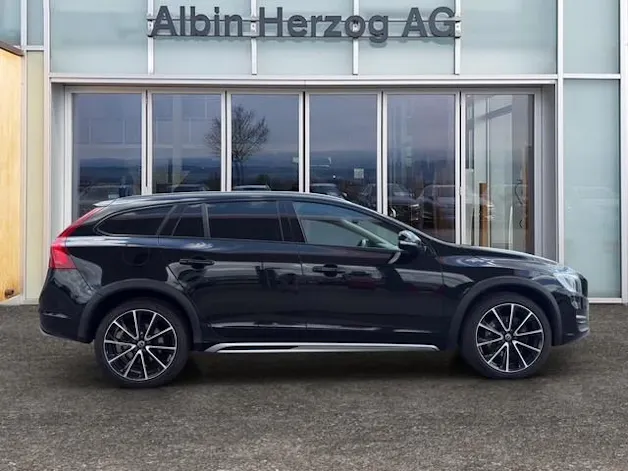 VOLVO V60 Cross Country 2.4 D4 Executive AWD S/S