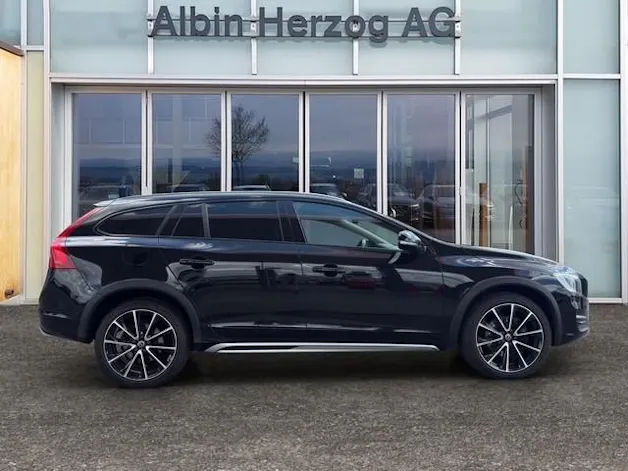 VOLVO V60 Cross Country 2.4 D4 Executive AWD S/S