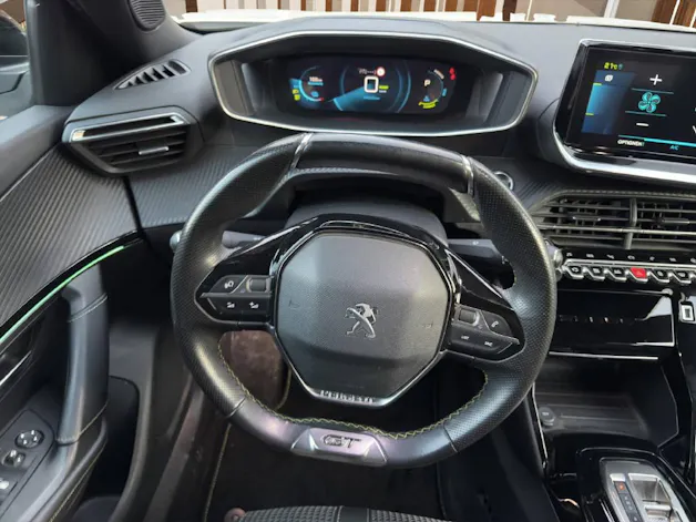 Peugeot 2008 e-GT