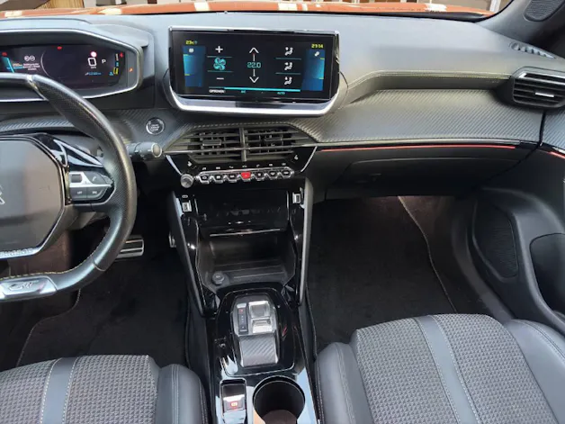 Peugeot 2008 e-GT