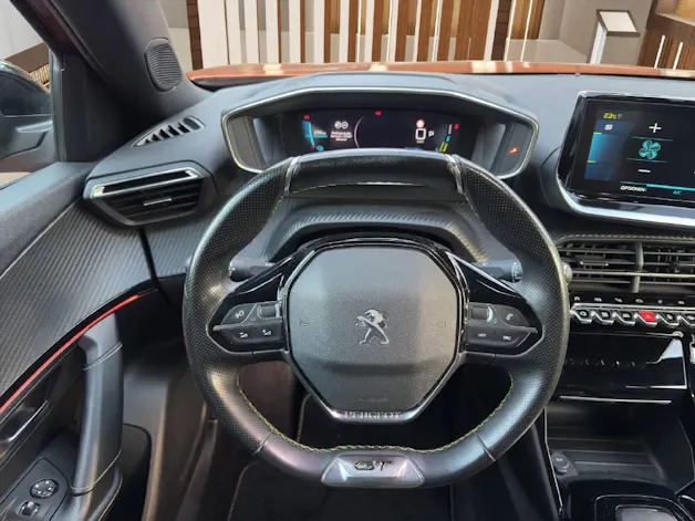 Peugeot 2008 e-GT