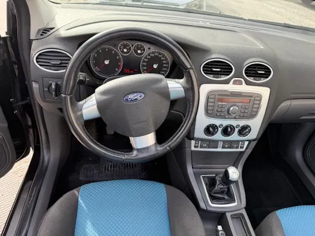 Ford Focus CC 2.0i Titanium
