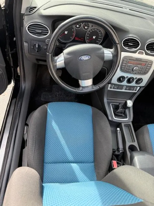 Ford Focus CC 2.0i Titanium