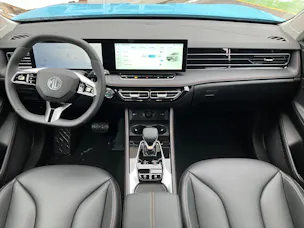 MG HS 1.5 T Luxury Automat