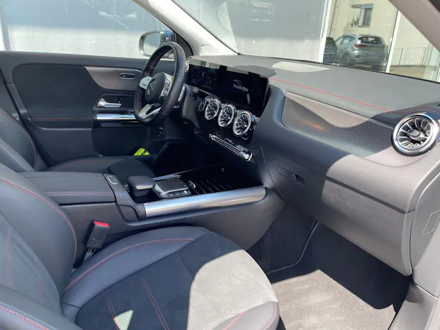 Mercedes-Benz EQA 300 AMG Line 4Matic