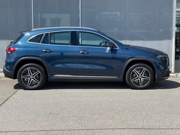 Mercedes-Benz EQA 300 AMG Line 4Matic