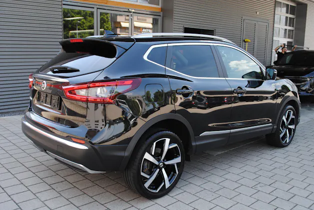 Nissan Qashqai 1.6 DIG-T tekna +