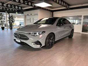 Mercedes-Benz CLA 220 4Matic 8G-DCT
