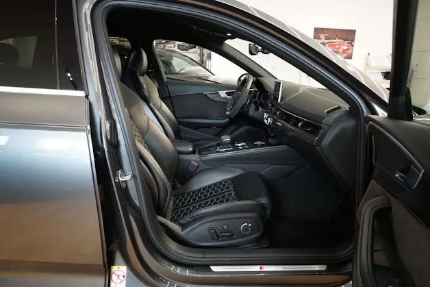 Audi RS4 Avant 2.9 TFSI quattro tiptronic APR Carbon Air Intake