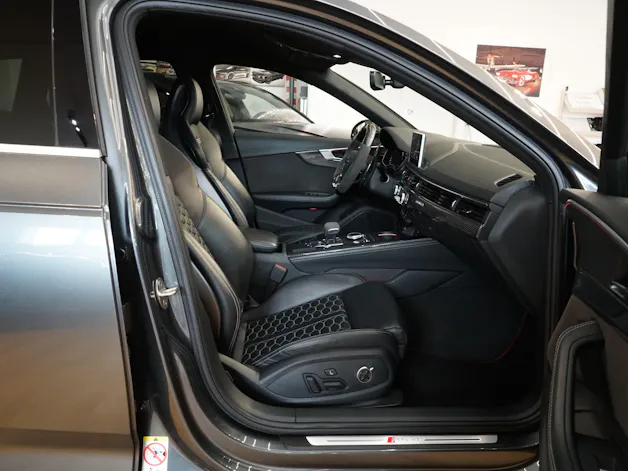 Audi RS4 Avant 2.9 TFSI quattro tiptronic APR Carbon Air Intake