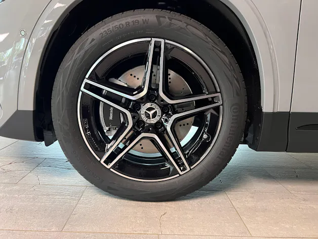 Mercedes-Benz GLA 250 4Matic 8G-DCT Swiss Star