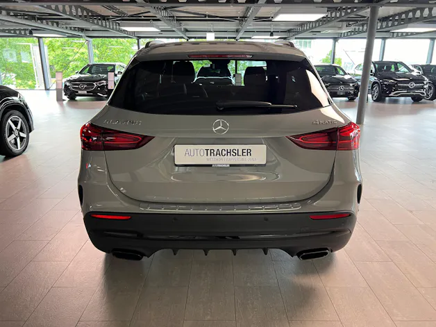 Mercedes-Benz GLA 250 4Matic 8G-DCT Swiss Star