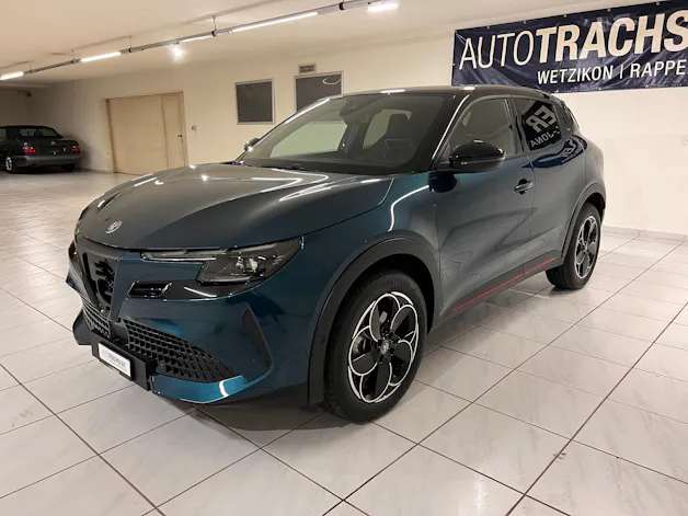 Alfa Romeo Junior 1.2 48V Hybrid Q4