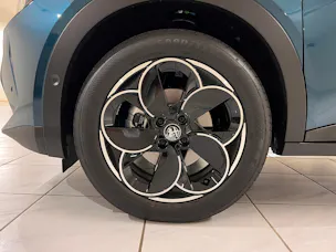 Alfa Romeo Junior 1.2 48V Hybrid Q4