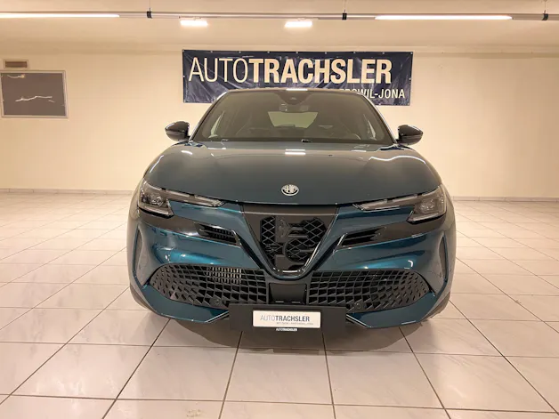 Alfa Romeo Junior 1.2 48V Hybrid Q4