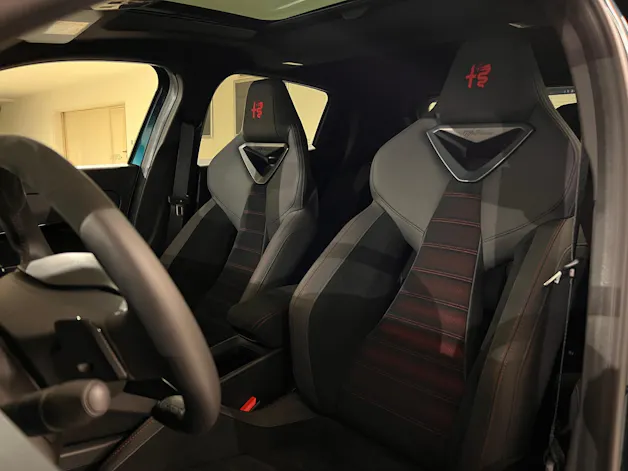 Alfa Romeo Junior 1.2 48V Hybrid Q4