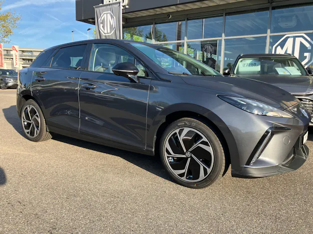 MG 4 EV 64kWh Premium Facelift