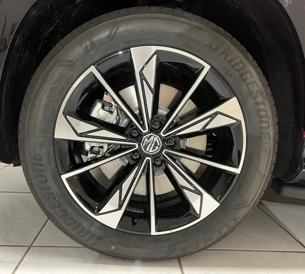 MG HS 1.5 T HEV Luxury