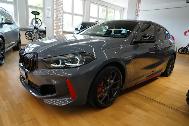 BMW 128ti M Sport Pro Steptronic Individual Lackierung