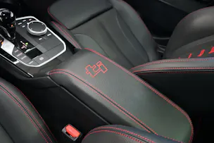 BMW 128ti M Sport Pro Steptronic Individual Lackierung