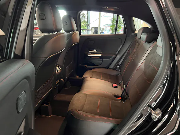 Mercedes-Benz GLA 250 4Matic 8G-DCT Swiss Star