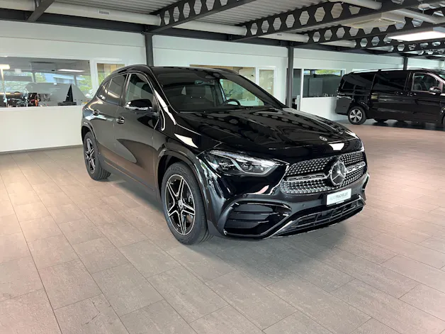 Mercedes-Benz GLA 250 4Matic 8G-DCT Swiss Star