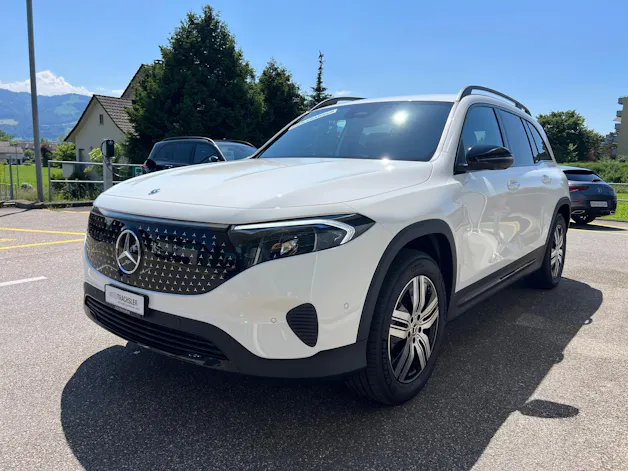 Mercedes-Benz EQB 300 4Matic Swiss Star