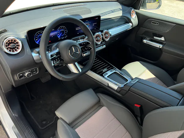 Mercedes-Benz EQB 300 4Matic Swiss Star