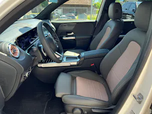 Mercedes-Benz EQB 300 4Matic Swiss Star
