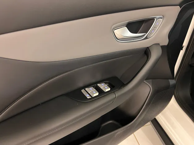 MG 4 EV 64kWh Premium Facelift