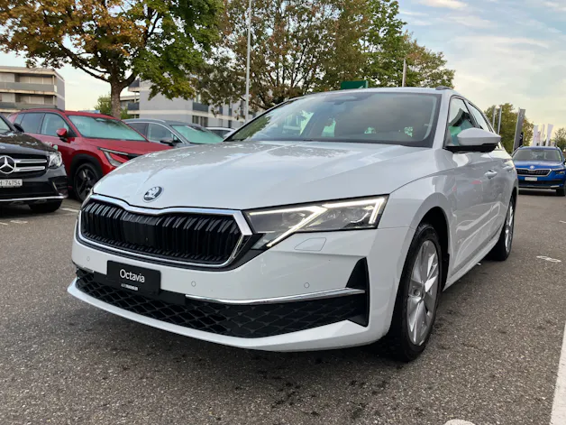 SKODA Octavia Combi 2.0 TSI DSG Selection 4x4
