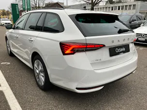 Škoda Octavia Combi 2.0 TSI DSG Selection 4x4