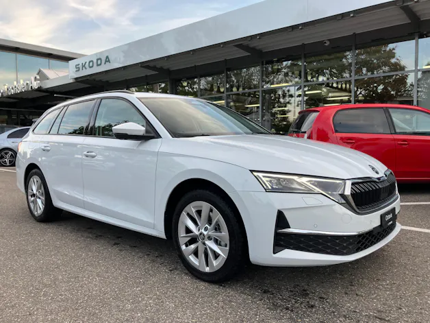 SKODA Octavia Combi 2.0 TSI DSG Selection 4x4