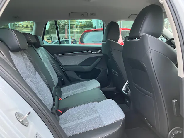 SKODA Octavia Combi 2.0 TSI DSG Selection 4x4