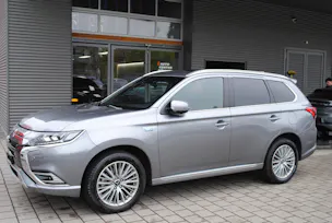 Mitsubishi Outlander 2.4 PHEV Diamond 4WD Automatic