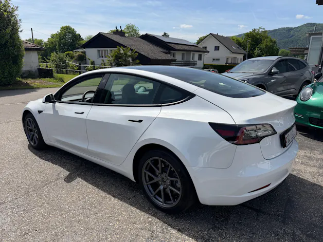 Tesla Model 3 Long Range Dual Motor AWD