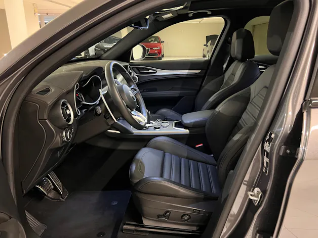 Alfa Romeo Stelvio 2.0 Veloce Premium Sky Q4